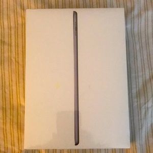 iPad 6th generation 32GB WiFi-cellular Gray new